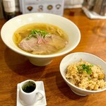 貝と地鶏だしのらぁ麺 ちょろ - 