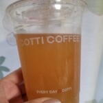 COTTI COFFEE - テイクアウト ピーチジャスミンアイスティー、中にナタデココ入ってる。