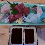 お造り盛り合わせ。旨～い。