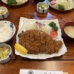 福よし - 麦豚特選厚切りロースかつ定食　限定10食だったかなぁ　遅い時間だけど、ありました　ラッキー