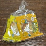 道の駅 いかりがせき 津軽関の庄 - 料理写真:マルメロパイ 4個 500円