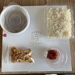 コジコジ - スリランカプレートのテイクアウト平日1404円税込