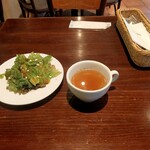 Cafe la voie - 洋食モーニングのサラダとスープ