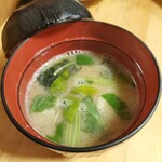 南柏 旬の鮮魚と四季の地酒 すしの磯一 - お味噌汁