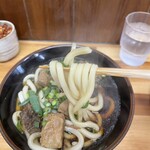 今浪うどん - おうどんは太め、硬めのパツパツ麺。同じ福岡でも博多のやわふわとは真逆なのでびっくり。