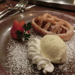 Vin樹亭 - ☆アップルパイとバニラアイスクリームである。深夜に食べてもいいよね～
