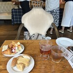 パンビュッフェ&肉イタリアン 茶屋町 ファクトリーカフェ - 席が可愛い