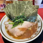 Yokohama Ie Keira-Men Ura Daikiya - ラーメン並＋トッピングのり
                      麺硬め・味薄め・油少なめ