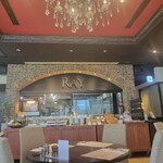 ロティスリー レイ - 店内