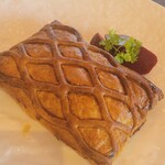 ロティスリー レイ - メインのミートパイ1600円