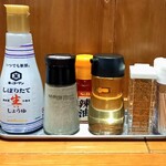 麺屋 真心 - 卓調味料