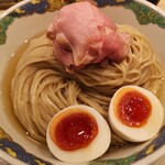 つけめん金龍 - 麺350g。味玉は特製に付いたものです