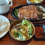 ステーキセンター - 食べかけですが