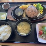 道の駅旭志 旭志村ふれあいセンター ほたるの里 - 肉汁ハンバーグセット