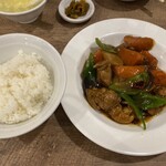 四川小吃 雲辣坊 - 鶏肉の辛口醤油煮