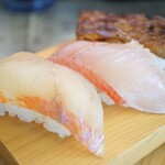 回転寿司 魚どんや - ・金目三昧 600円/税込
(スモーク、地金目鯛、スモークボーン)