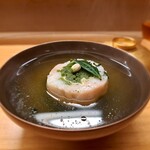 Akasaka Kikunoi - ⚫蓋物
                        「甘鯛新茶蒸し  湯葉  花柚子  茶蕎麦  玉露  分葱」