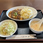慶和楼 - 玉子スープ、サラダが付いた麻婆豆腐と玉子炒飯('24/05/18)