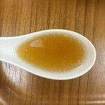 中華 吉野 - 脂は控えめ、魚介の香りとガラ系旨味控えめ、カエシ塩っぱいスープでも美味しい