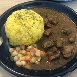 Curry Lounge Hafu & Hafu - ポークビンダルー　900円　ライス大盛　100円