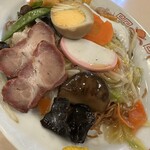 味の古久家 - 逆サイドから見た五目焼きそば