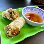 GIA DINH - パリッとジューシーな揚げ春巻きだって絶品！
      5本くらい食べたい！