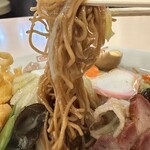 味の古久家 - 焼きそばは餡掛けが標準