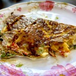 GIA DINH - バイン・チャン・ヌォン（Bánh tráng nướng  試食のサービス）
      パリッと焼いたライスペーパーで具材をラップしたベトナムのストリートフード♪コレは美味いぞ！