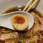 らぁ麺や 嶋 - 味玉断面
