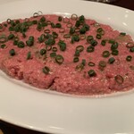 アベス - 軽く火を入れた黒毛和牛のタルタル