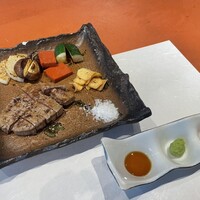 宮崎尾崎牛 鉄板焼き 吟 梅田ヒルトンプラザウエスト - 