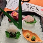 銀座ろくさん亭 - 菖蒲見立てのお造り(鰹、鯛、烏賊)