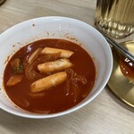 韓国料理 サラン - 食べかけのトッポギ950円税込