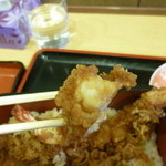 大盛庵 - 海老は小さめですがたれが染みた衣が最高に美味しい