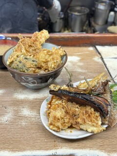 Toyono Don - 海鮮丼¥1000、鯵¥800、味噌汁¥100