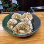 Misoyaki Marugo - 丸五おススメの【勝ツ巻き】です!自家製どて煮込みを染み込ませ、特性串カツを挟んだ食べ応えのある一品です！