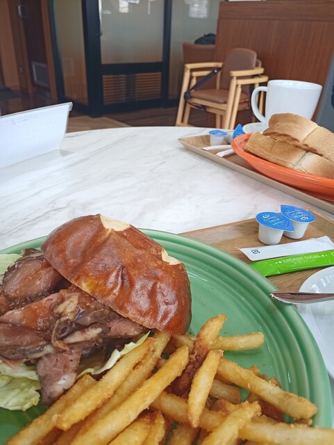 ドトールキッチン EneJet 仙台松森店（DOUTOR KITCHEN） - 黒松（カフェ）の写真