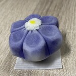 Hongou Miharadou - 季節の上生菓子　鉄線花　410円