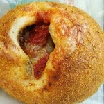 ブーランジェリーノブ 秋津本店 - 焼きトマトカレーパン