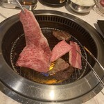 黒毛和牛焼肉 新宿肉善 - 