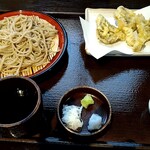 Kyouya Kayano - 小盛り荒挽きざる蕎麦＋鯉の天ぷら