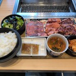 焼肉食堂まんぷく - 