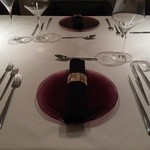エクアトゥール - テーブルセッティング