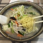 盛喜福 餃子酒場 - 麺リフト