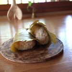 さじこよみ - 柏葉包みおむすび