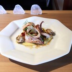 さじこよみ - 剣先イカとホタテのソテー　カレー豆腐ソース