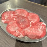炭火焼肉屋台 たじま屋 - 塩タン@1,045