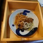 Yama Biko - ◯ごぼうの煮物
                      割と甘味シッカリとした醤油出汁味で煮られている
                      揚げの旨味もあり美味しい味わい