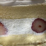 パティスリー 銀座千疋屋 - いつも思うのですが、どうやって切ればこうなるの？