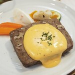 キッチン ブルー グローブ - 豚挽肉と胡桃のテリーヌのアップ